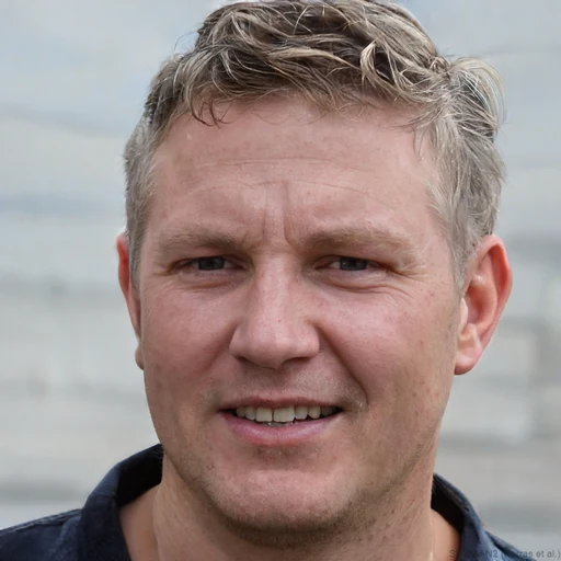 Tobias S.